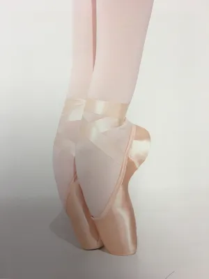 Capezio Airess Broad Toe Pointe Shoe