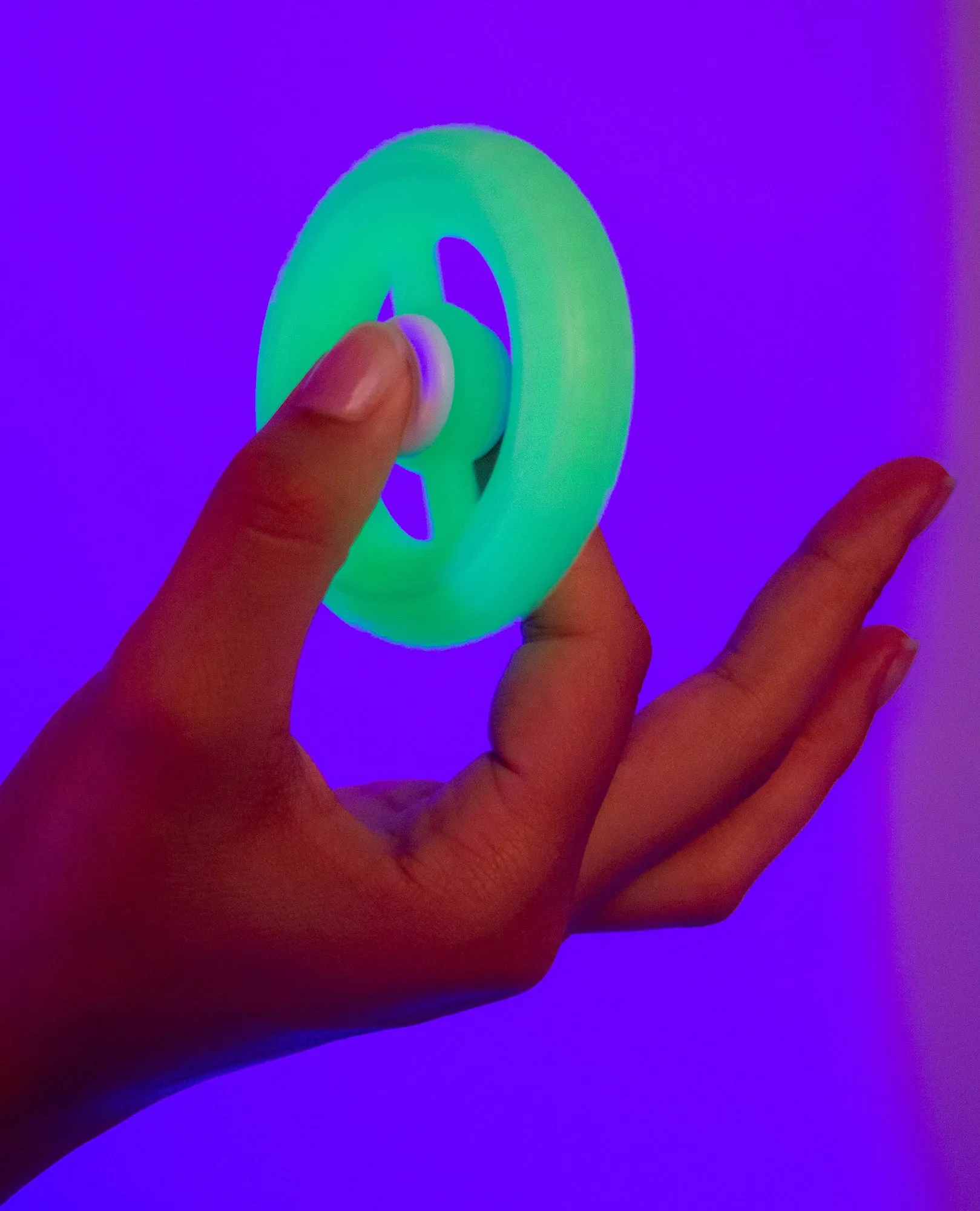 GLOW IN THE DARK SPINNER