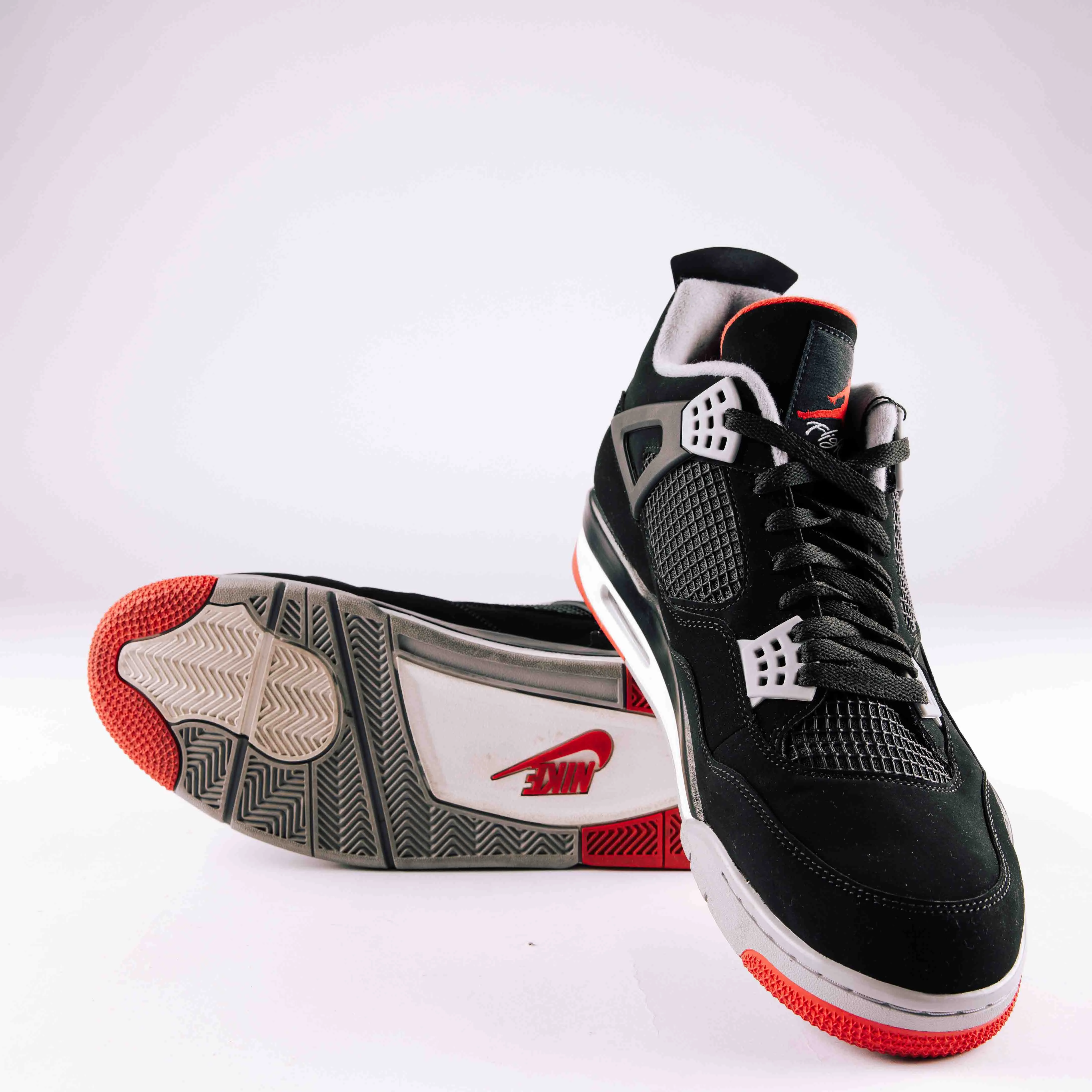 Jordan 4 Retro Bred (2019) - Used - 0180