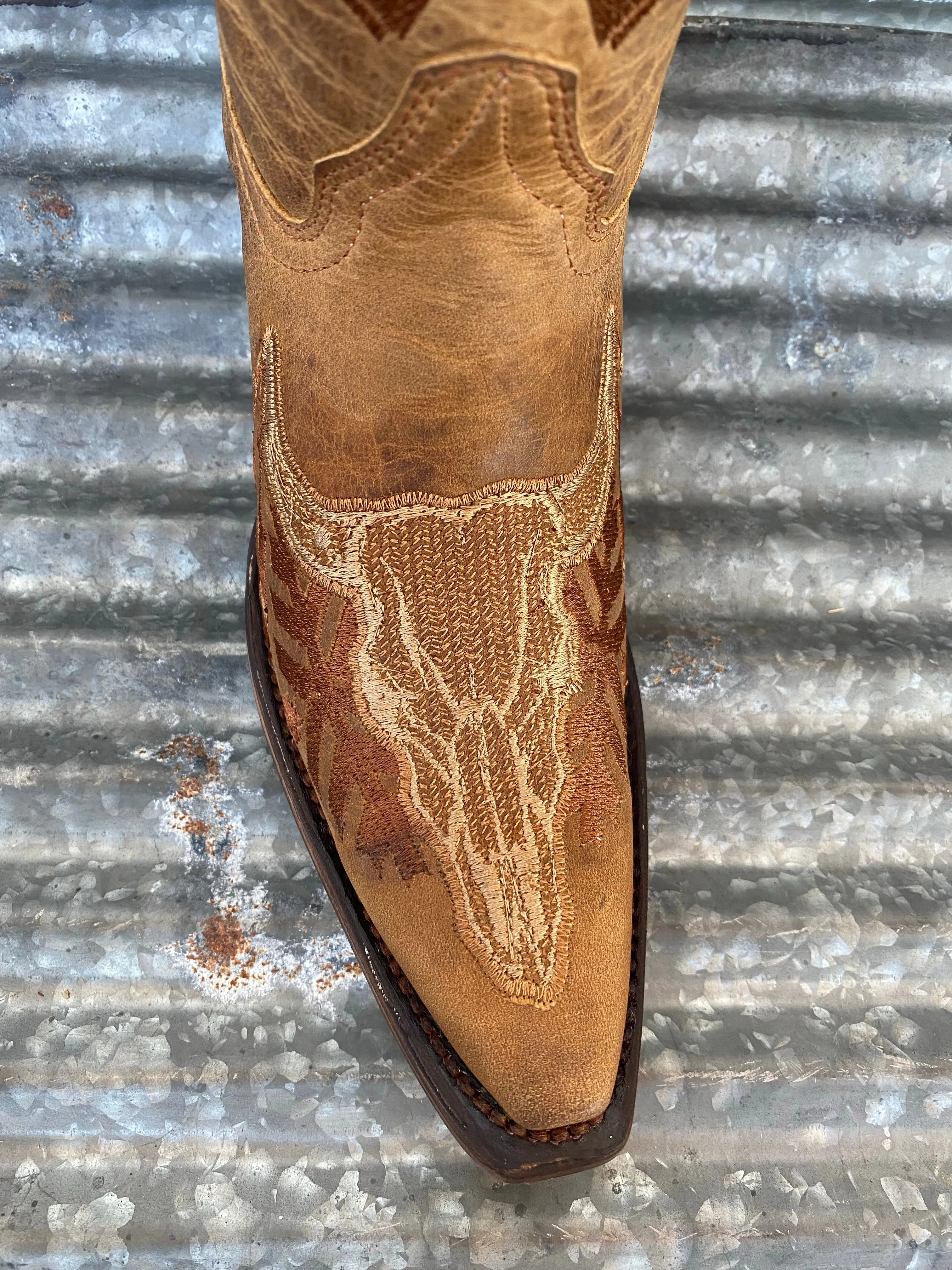 Women's Circle G Tan Skull Embroidery Snip Toe Boot